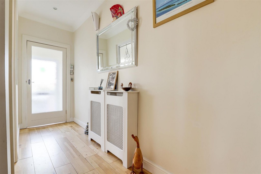 Holme Grove, West Bridgford, Nottinghamshire, NG2 5AH