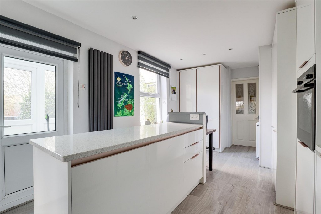 Holme Grove, West Bridgford, Nottinghamshire, NG2 5AH