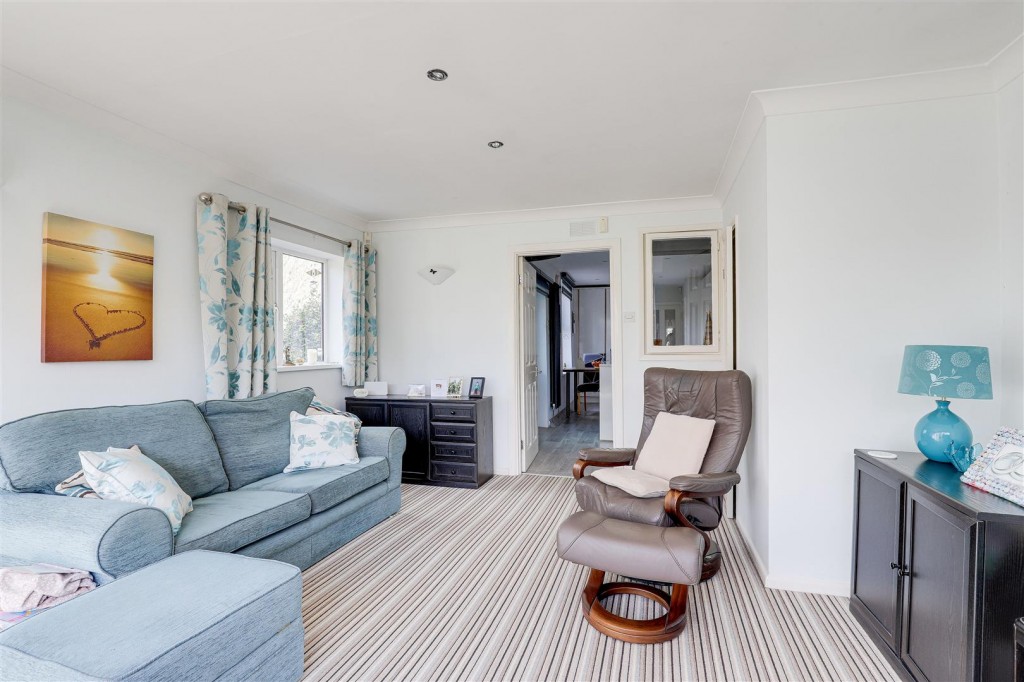 Holme Grove, West Bridgford, Nottinghamshire, NG2 5AH