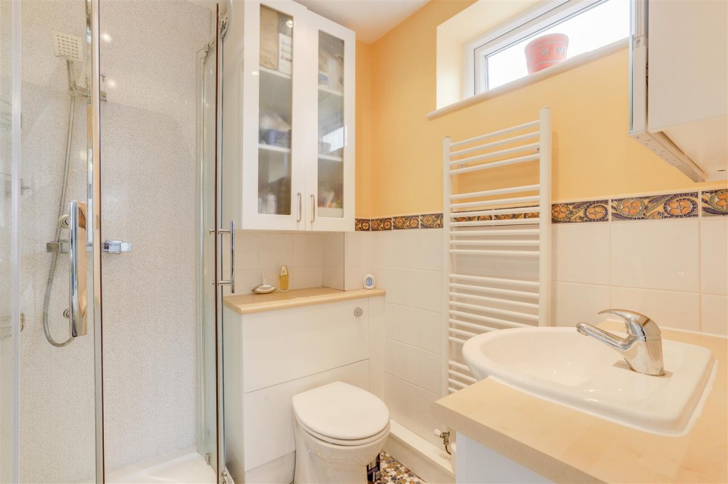Deer Park Drive, Arnold, Nottinghamshire, NG5 8SA