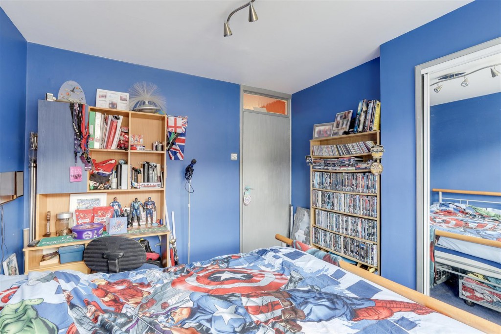 Deer Park Drive, Arnold, Nottinghamshire, NG5 8SA