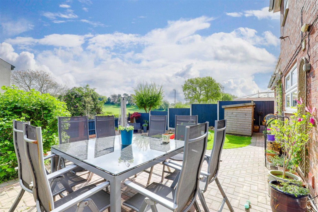 Deer Park Drive, Arnold, Nottinghamshire, NG5 8SA