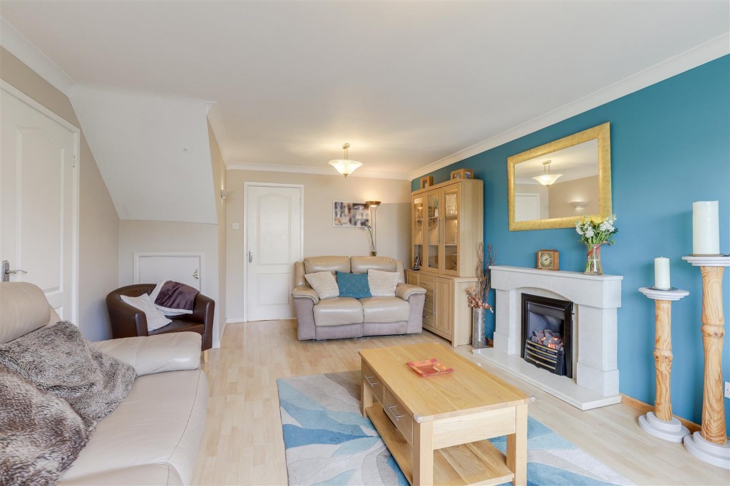 Deer Park Drive, Arnold, Nottinghamshire, NG5 8SA