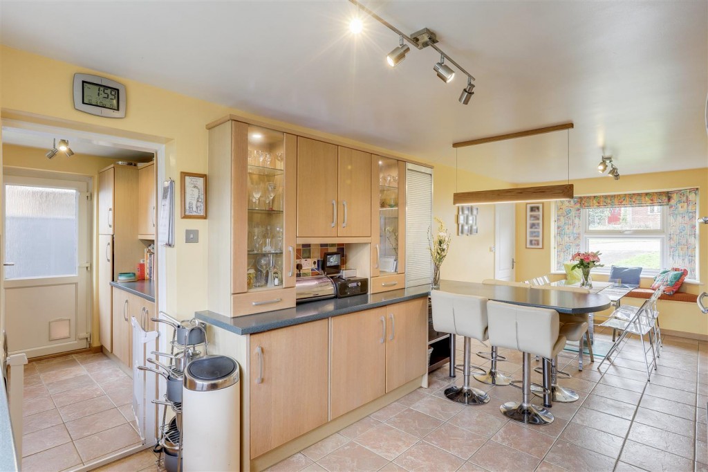 Deer Park Drive, Arnold, Nottinghamshire, NG5 8SA