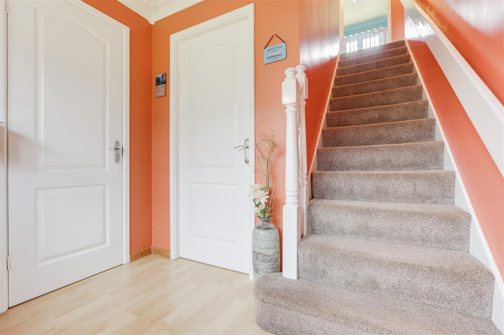 Deer Park Drive, Arnold, Nottinghamshire, NG5 8SA