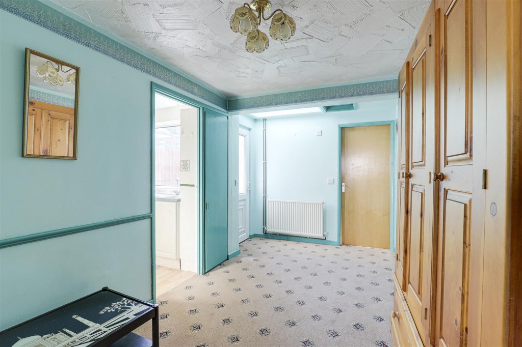 Bramble Drive, Carlton, Nottinghamshire, NG3 6NE