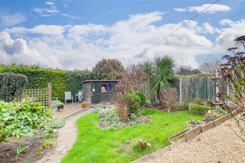 Southdale Drive, Carlton, Nottinghamshire, NG4 1BZ