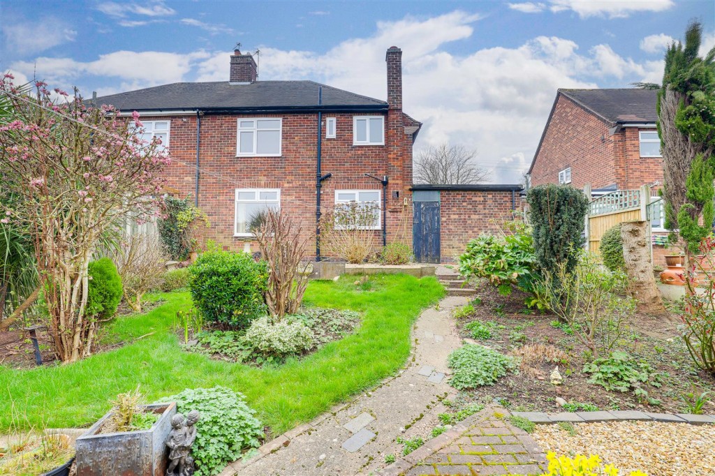 Southdale Drive, Carlton, Nottinghamshire, NG4 1BZ