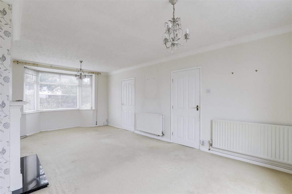 Southdale Drive, Carlton, Nottinghamshire, NG4 1BZ