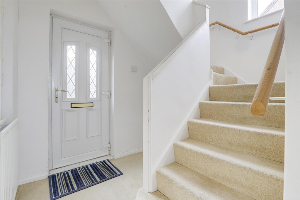 Southdale Drive, Carlton, Nottinghamshire, NG4 1BZ