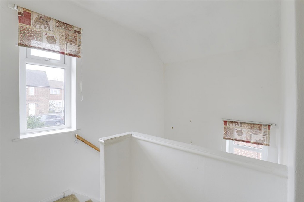 Southdale Drive, Carlton, Nottinghamshire, NG4 1BZ