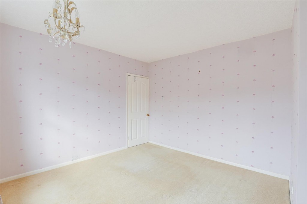 Southdale Drive, Carlton, Nottinghamshire, NG4 1BZ