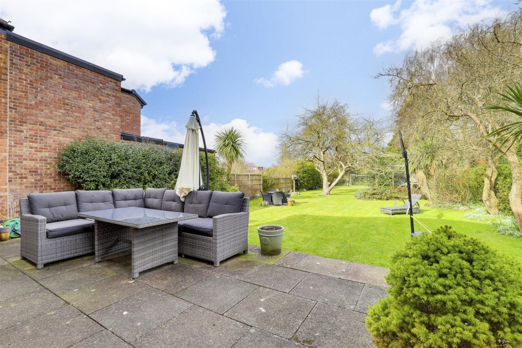 Melton Road, Tollerton, Nottinghamshire, NG12 4EN