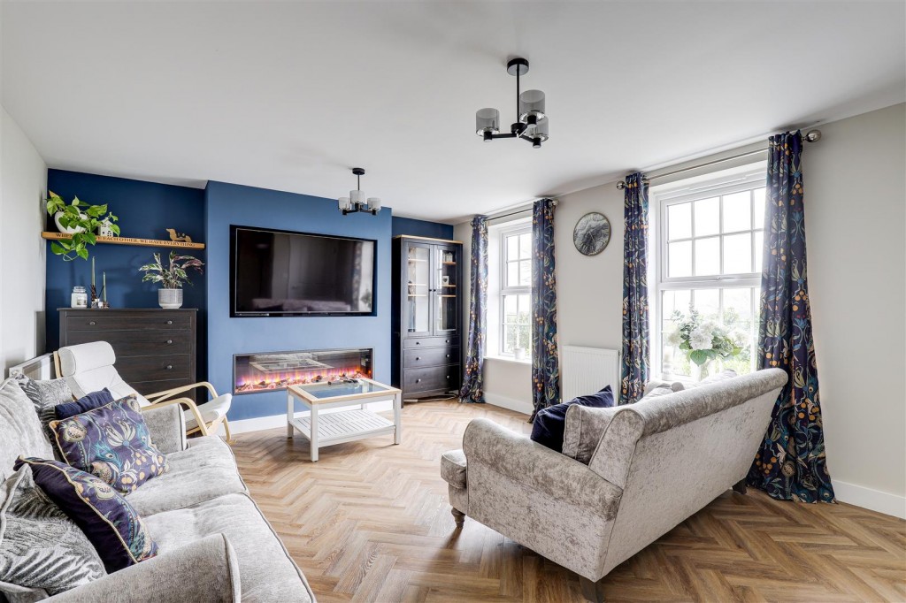 Mapperley Plains, Mapperley, Nottinghamshire, NG3 5RW
