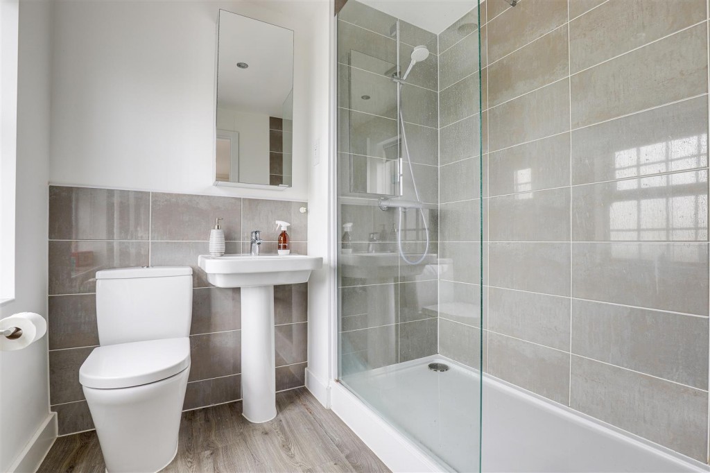 Mapperley Plains, Mapperley, Nottinghamshire, NG3 5RW