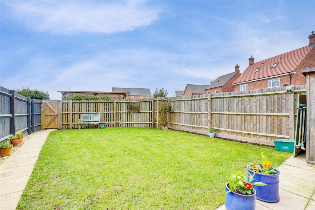 Mapperley Plains, Mapperley, Nottinghamshire, NG3 5RW