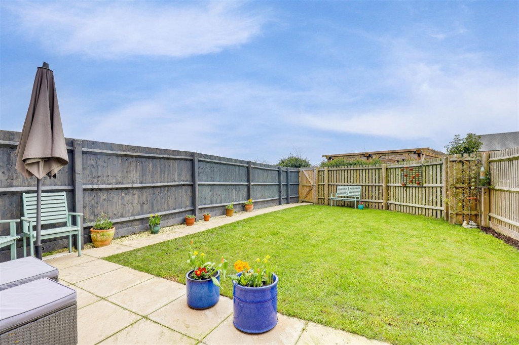 Mapperley Plains, Mapperley, Nottinghamshire, NG3 5RW