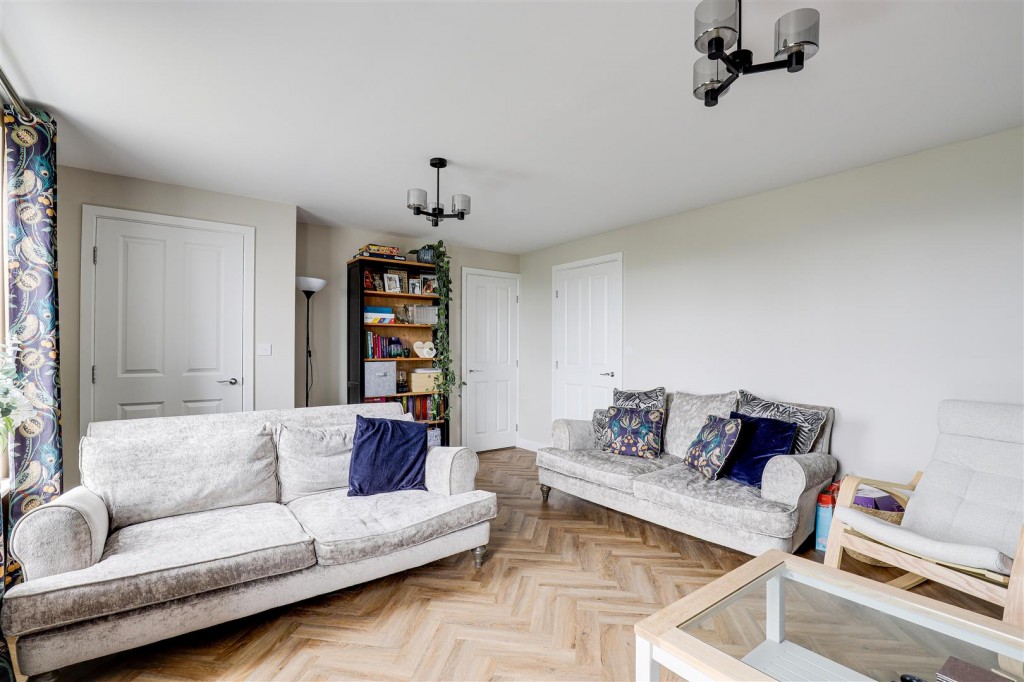 Mapperley Plains, Mapperley, Nottinghamshire, NG3 5RW