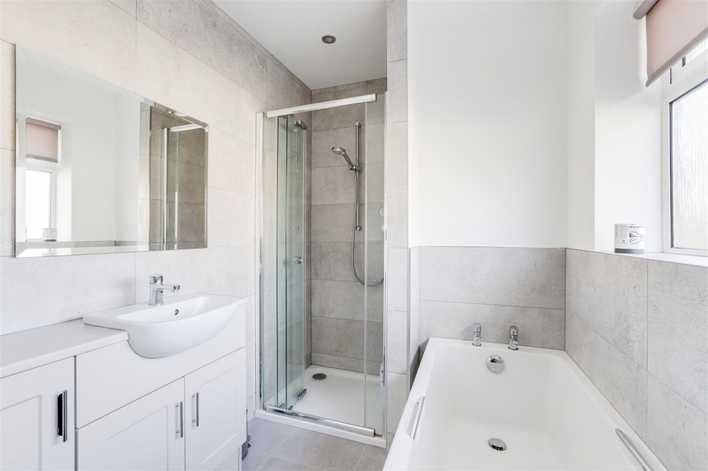 Clarkes Lane, Beeston, Nottinghamshire, NG9 5BL