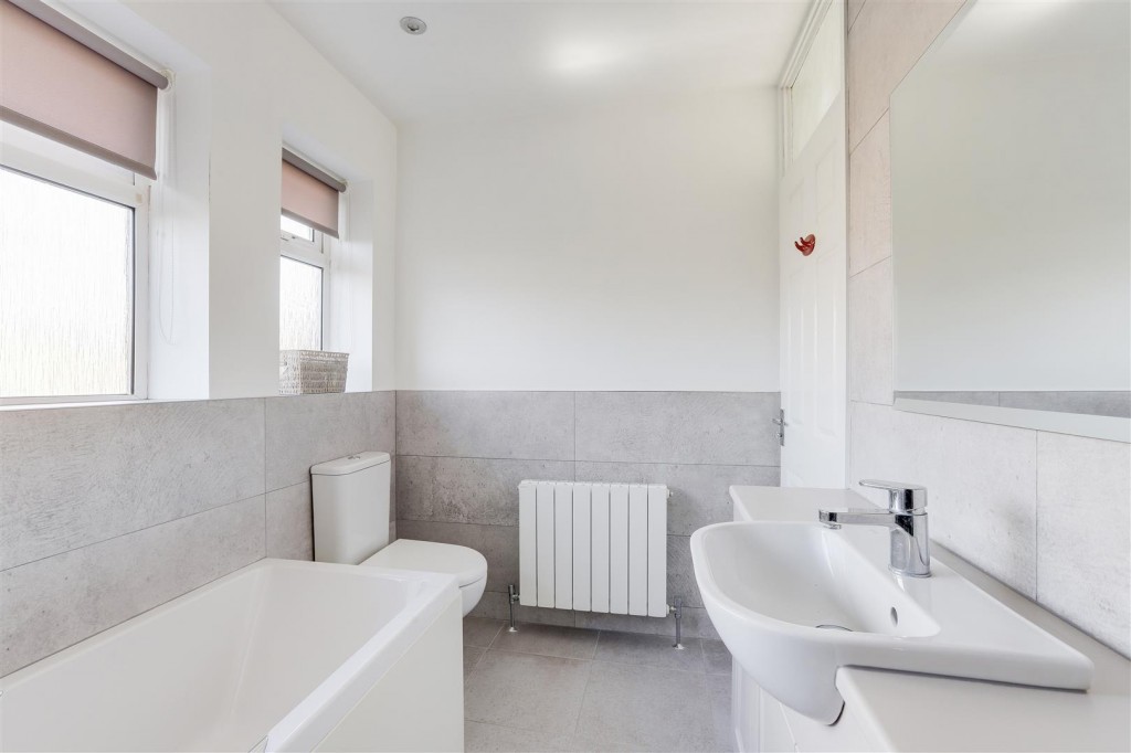 Clarkes Lane, Beeston, Nottinghamshire, NG9 5BL