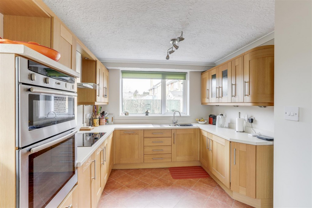 Clarkes Lane, Beeston, Nottinghamshire, NG9 5BL