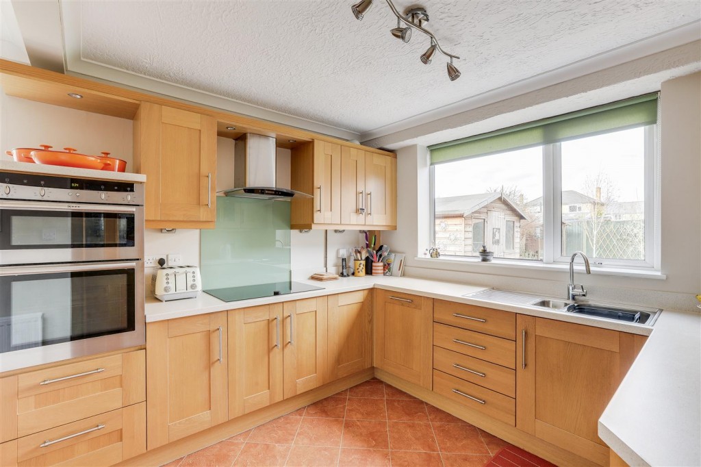 Clarkes Lane, Beeston, Nottinghamshire, NG9 5BL