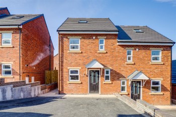 Greenwood Road, Bakersfield, Nottinghamshire, NG3 7AE