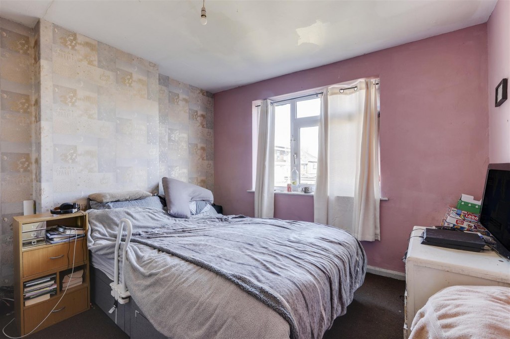 Rowe Gardens, Bulwell, Nottinghamshire, NG6 9ER