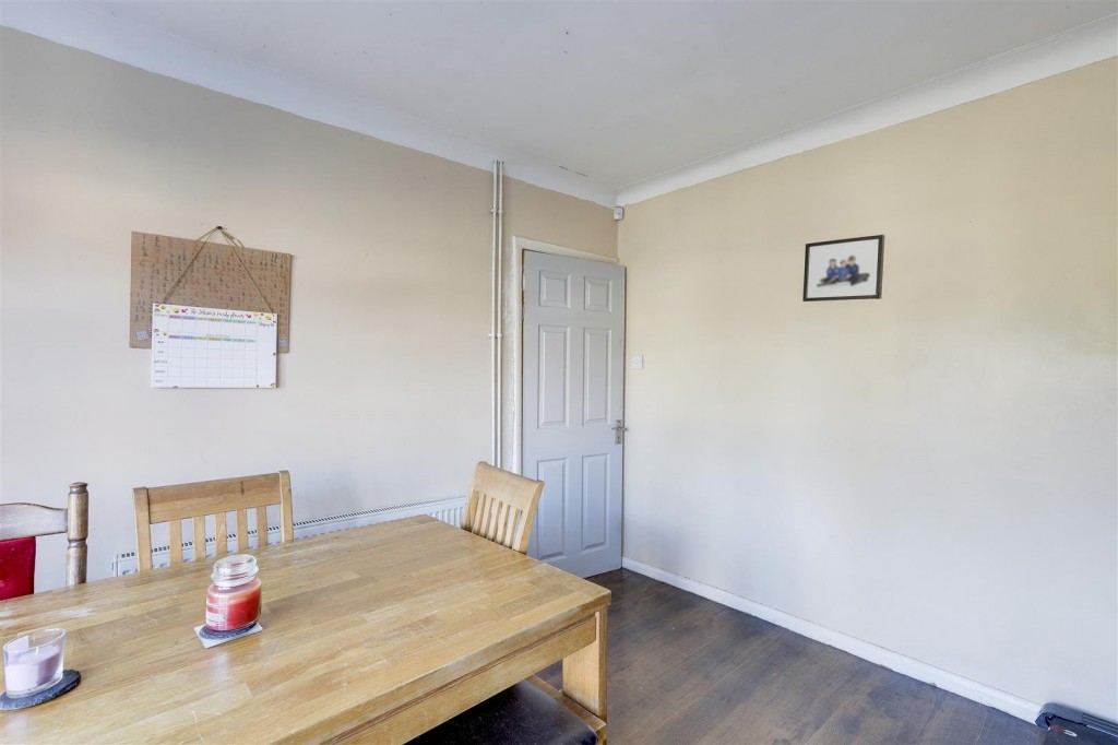 Rowe Gardens, Bulwell, Nottinghamshire, NG6 9ER