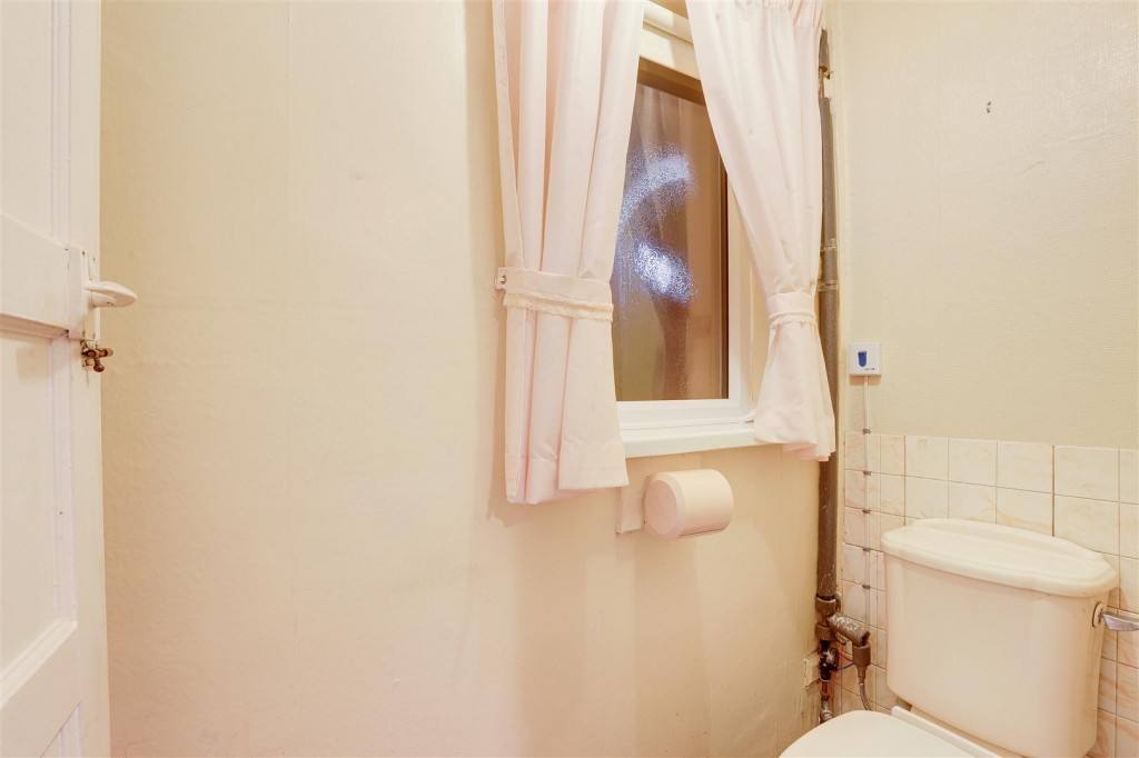 Wheatacre Road, Clifton, Nottinghamshire, NG11 8LN