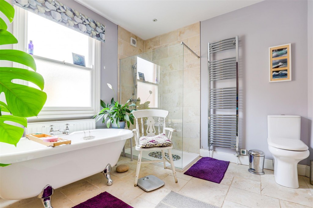 Fourth Avenue, New Basford, Nottinghamshire, NG7 6JB
