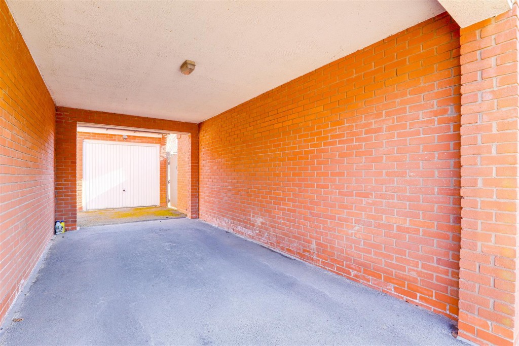 Chilwell Lane, Bramcote, Nottinghamshire, NG9 3DU