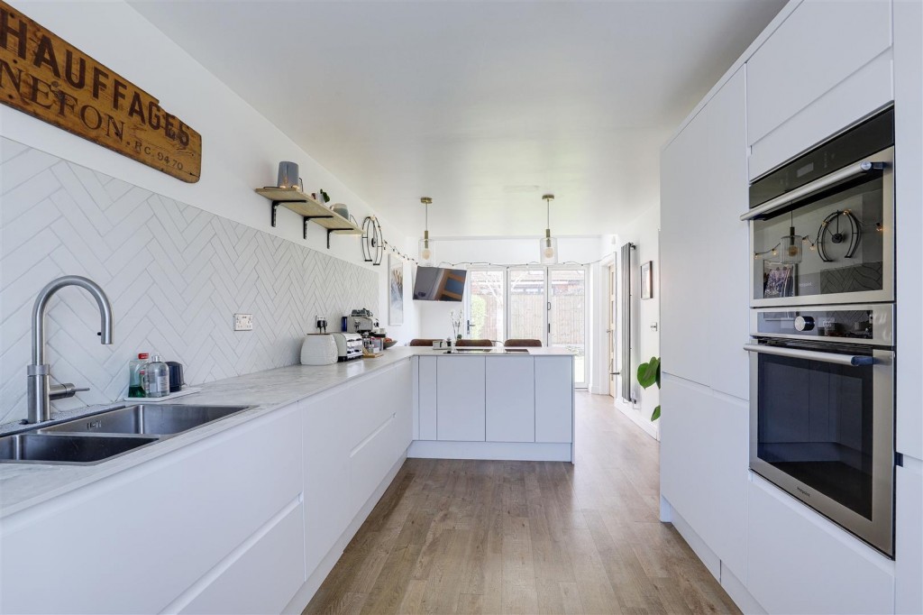 Chilwell Lane, Bramcote, Nottinghamshire, NG9 3DU