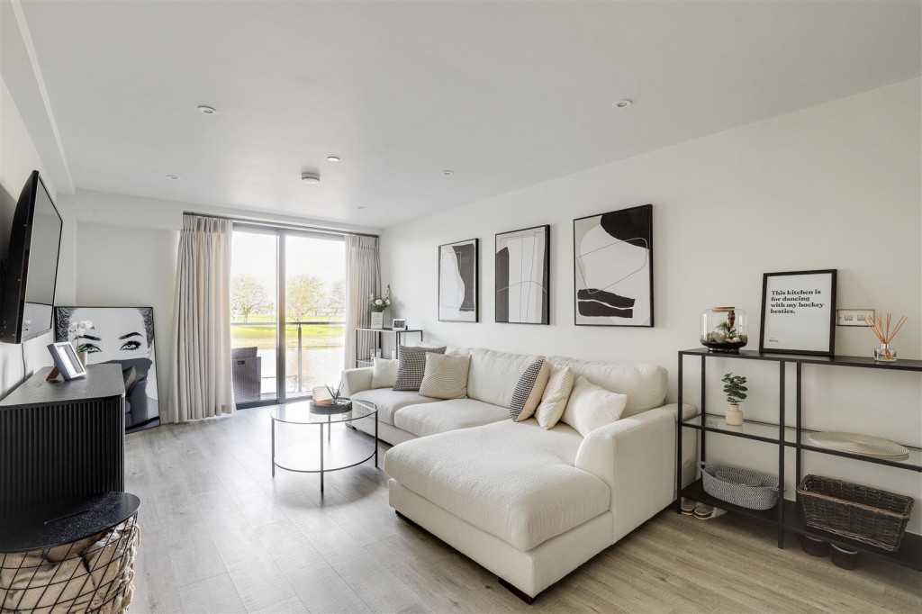 32 Wilford Lane, West Bridgford, Nottinghamshire, NG2 7ZZ