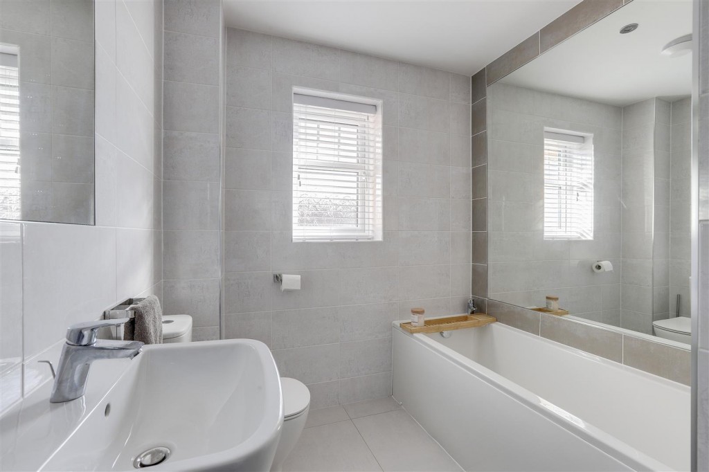 Griffon Drive, Hucknall, Nottinghamshire, NG15 6XH