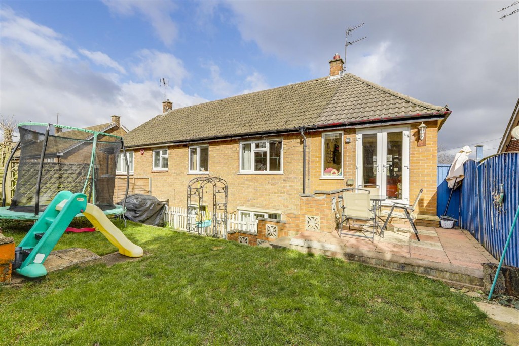 Wollaton Avenue, Gedling, Nottinghamshire, NG4 4HY