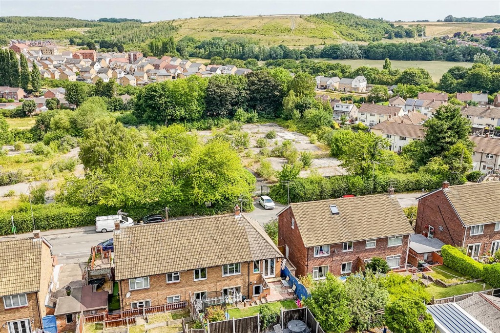 Wollaton Avenue, Gedling, Nottinghamshire, NG4 4HY
