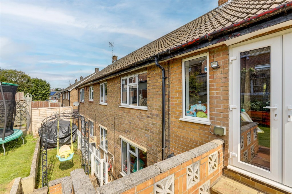 Wollaton Avenue, Gedling, Nottinghamshire, NG4 4HY