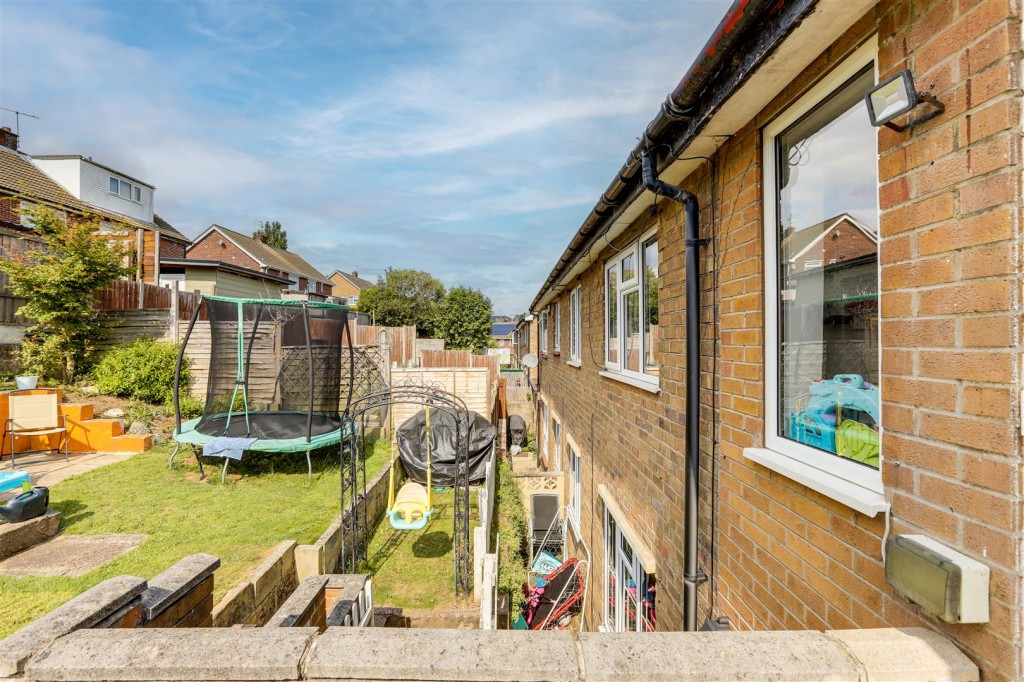 Wollaton Avenue, Gedling, Nottinghamshire, NG4 4HY