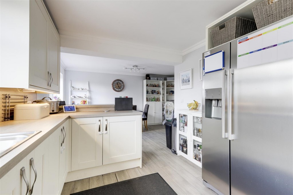 Wollaton Avenue, Gedling, Nottinghamshire, NG4 4HY