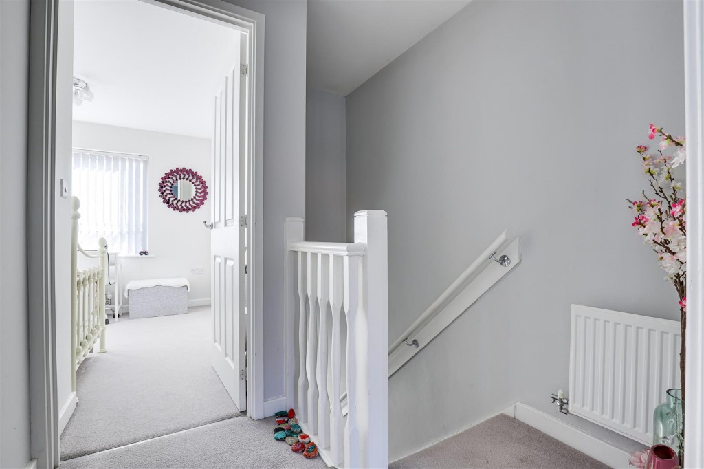 Fairholm Close, Nottingham, Nottinghamshire, NG3 2HJ