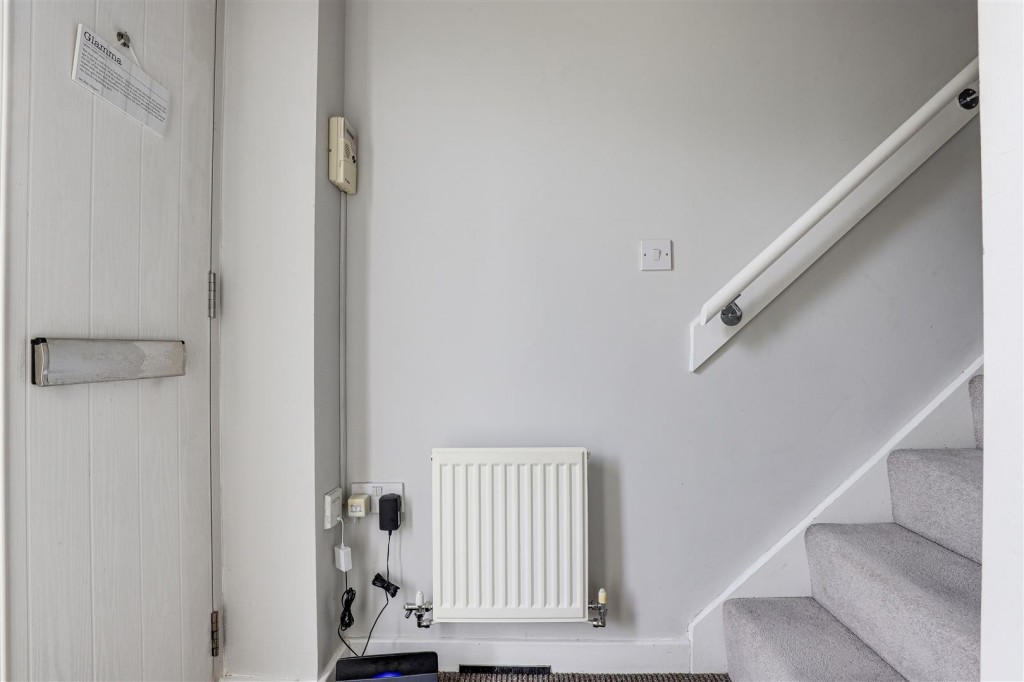Fairholm Close, Nottingham, Nottinghamshire, NG3 2HJ