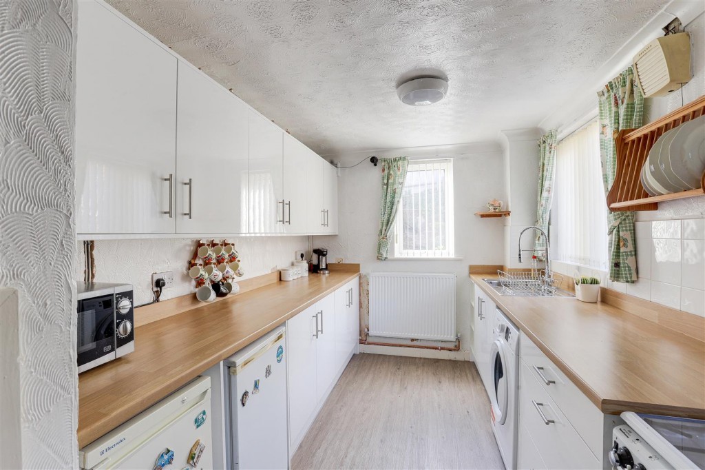 Queens Bower Road, Arnold, Nottinghamshire, NG5 5RB