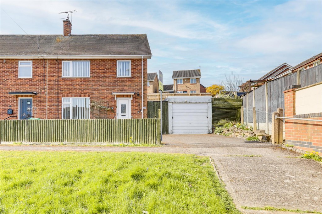 Queens Bower Road, Arnold, Nottinghamshire, NG5 5RB