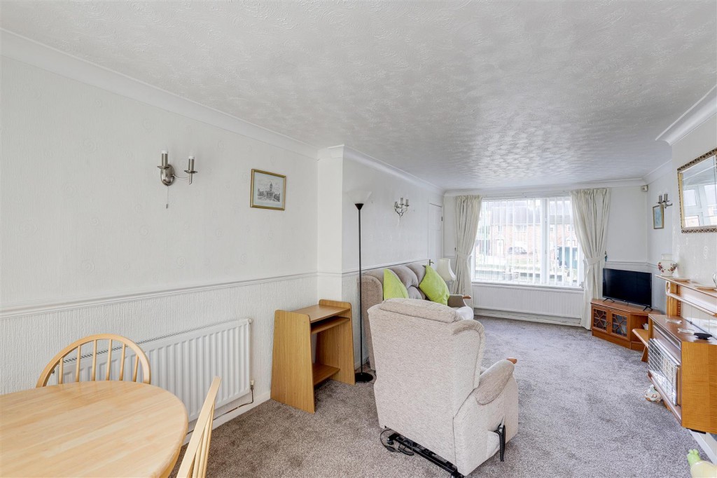 Queens Bower Road, Arnold, Nottinghamshire, NG5 5RB