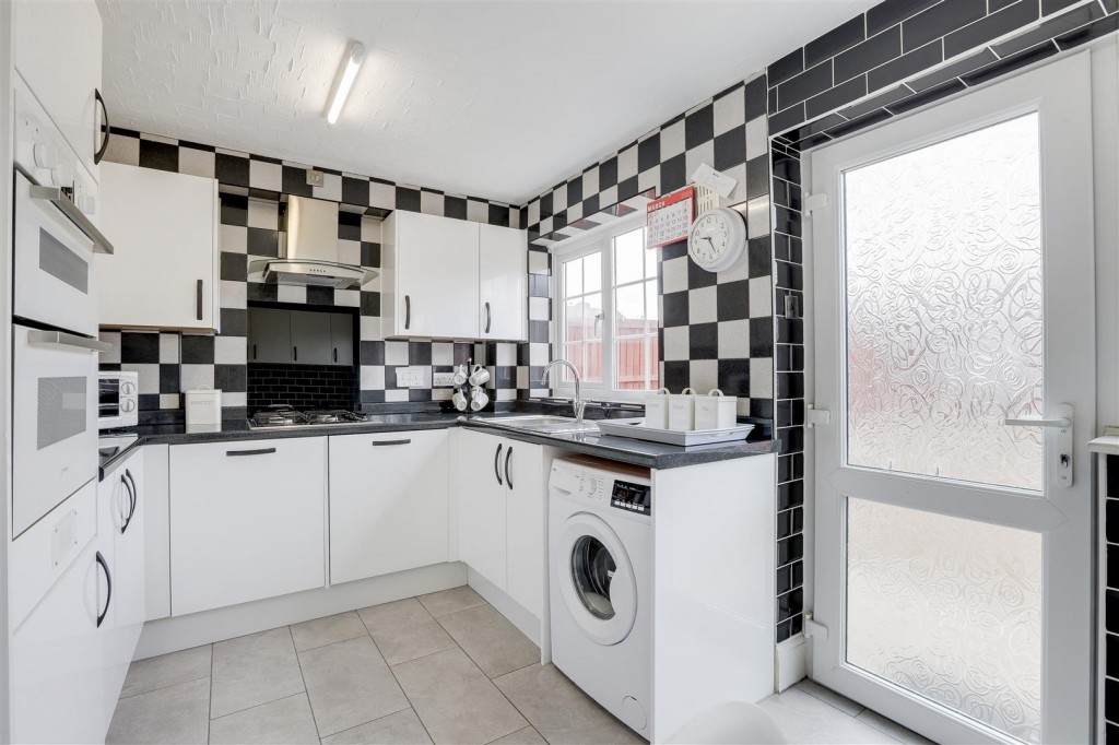 Lacey Avenue, Hucknall, Nottinghamshire, NG15 6BZ