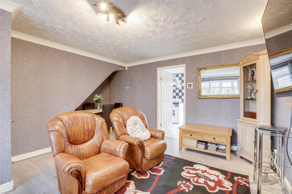 Lacey Avenue, Hucknall, Nottinghamshire, NG15 6BZ