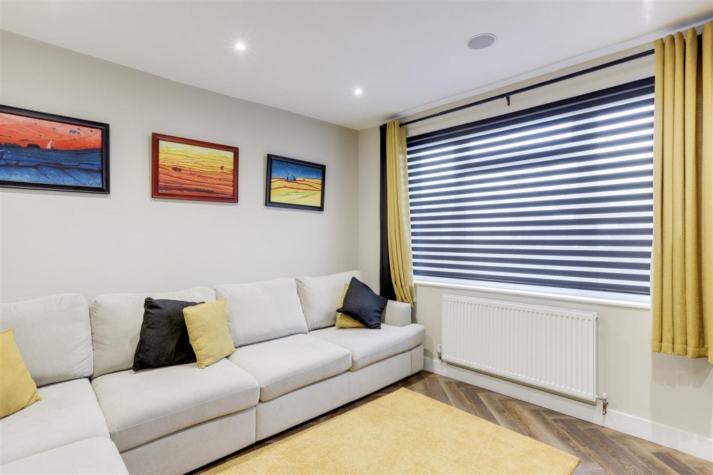 Wadsworth Road, Stapleford, Nottinghamshire, NG9 8BD