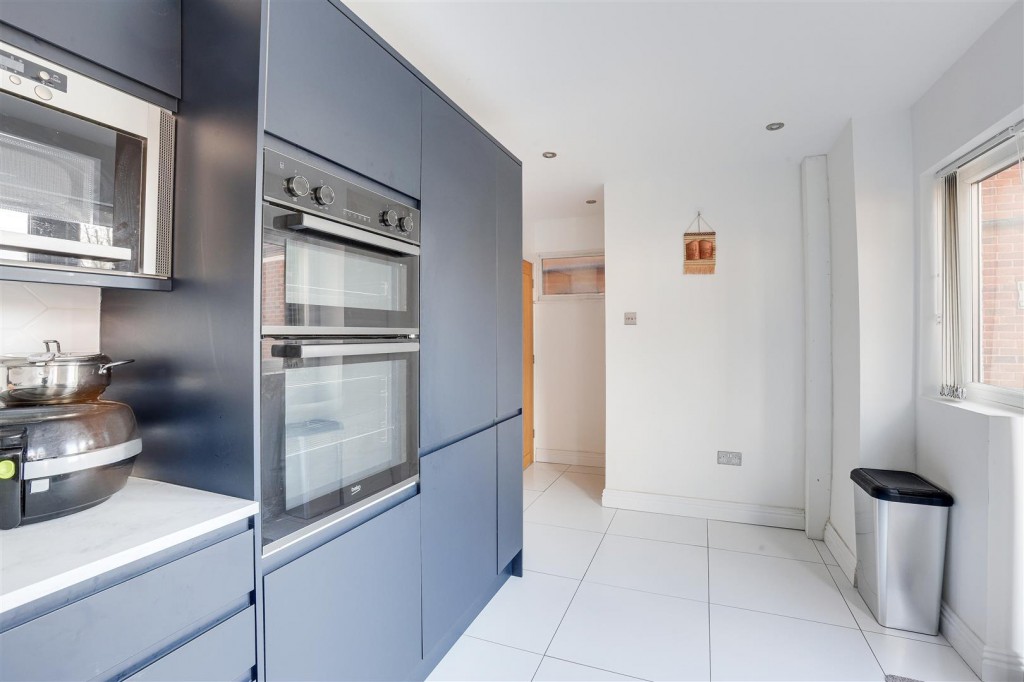 Breckhill Road, Woodthorpe, Nottinghamshire, NG5 4GP