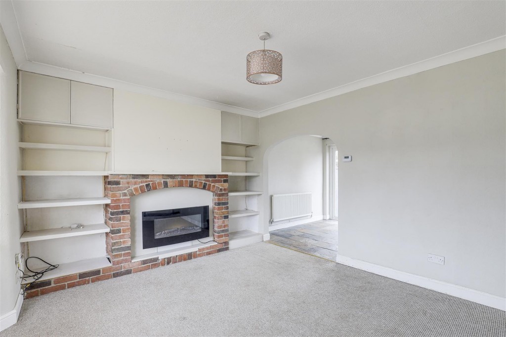 Ryton Square, Aspley, Nottinghamshire, NG8 5JH